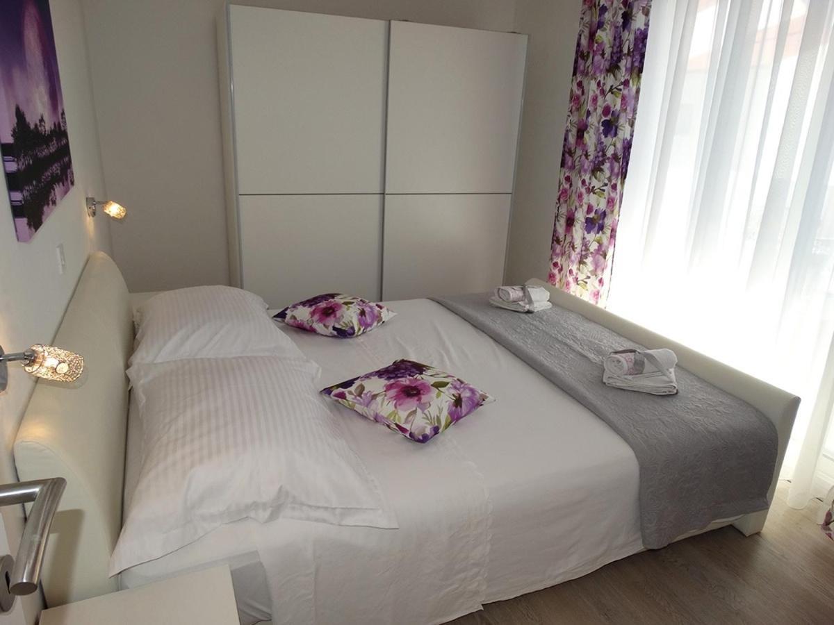 Apartments By The Sea Pag - 16100 Pag Town Room photo